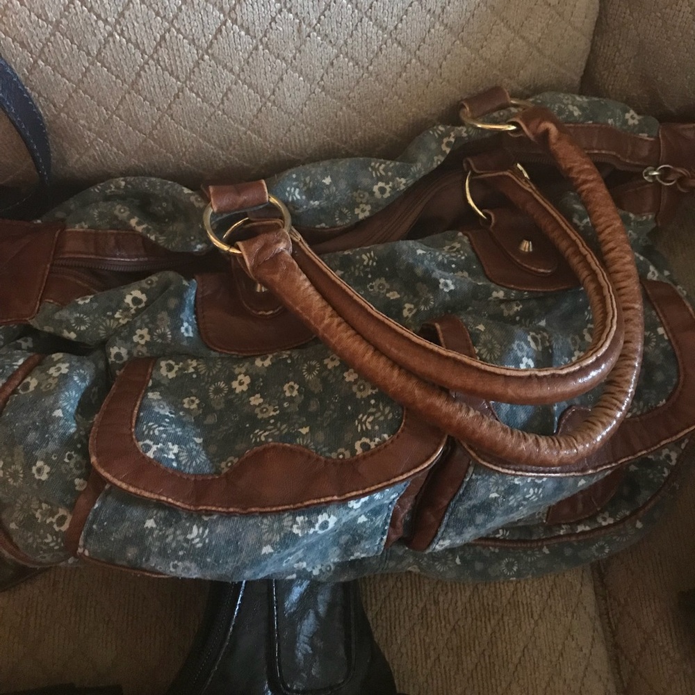 Purses - Picture 2 of 8